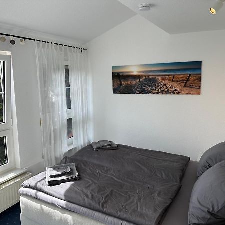 Ruhige, Kleine Ferienwohnung Schortens Exteriör bild