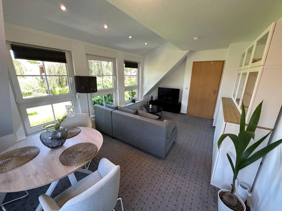 Ruhige, Kleine Ferienwohnung Schortens Exteriör bild